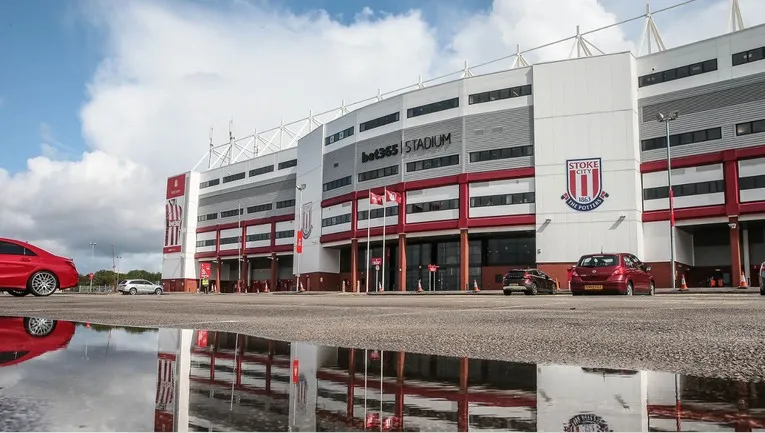 Bet365 Stadium nhìn từ bên ngoài, toàn cảnh