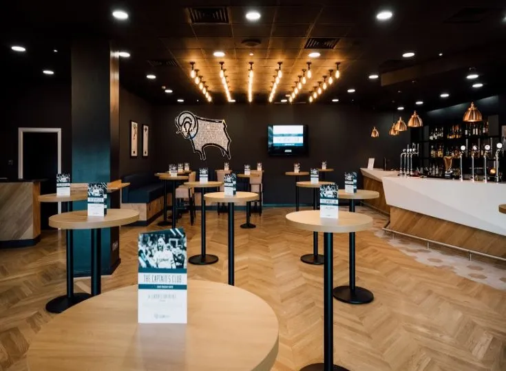 Không gian phòng khách VIP tại Pride Park, phục vụ khách hàng cao cấp