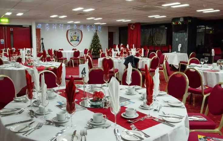 Không gian phòng khách VIP tại sân Oakwell, trải nghiệm đẳng cấp cho CĐV Barnsley