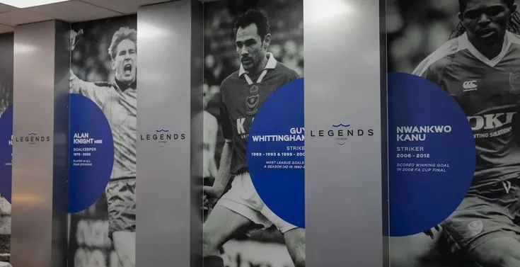Khu vực dịch vụ khách sạn sang trọng tại Fratton Park, mang đến trải nghiệm VIP cho người hâm mộ Portsmouth.