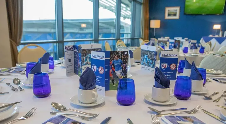 Khu vực dịch vụ khách sạn VIP tại sân vận động SMH Group của Chesterfield FC