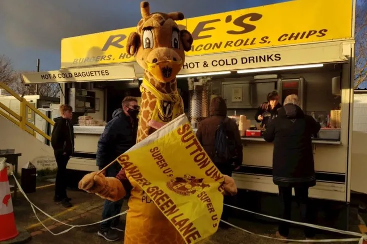 Khu vực khách sạn và VIP tại sân vận động Gander Green Lane của câu lạc bộ Sutton United