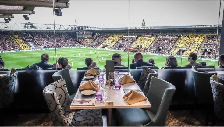 Khu vực phòng VIP (Hospitality Box) sang trọng tại sân Vicarage Road.