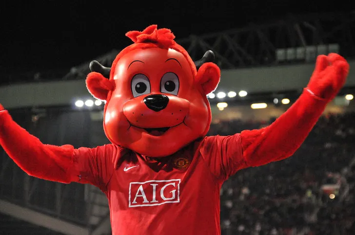 Linh vật Fred the Red của Manchester United, biểu tượng quen thuộc tại Old Trafford