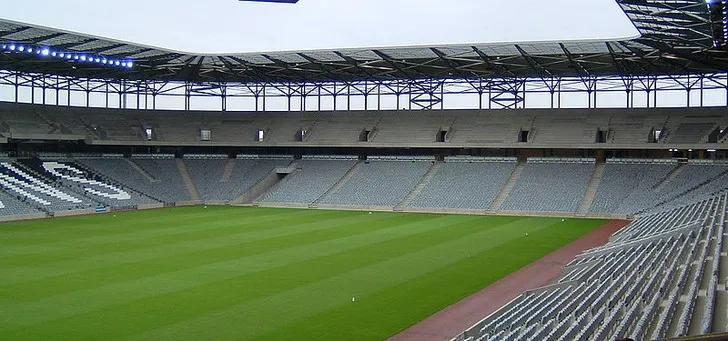 Một phần khán đài sân Stadium MK, nhìn về tương lai phát triển