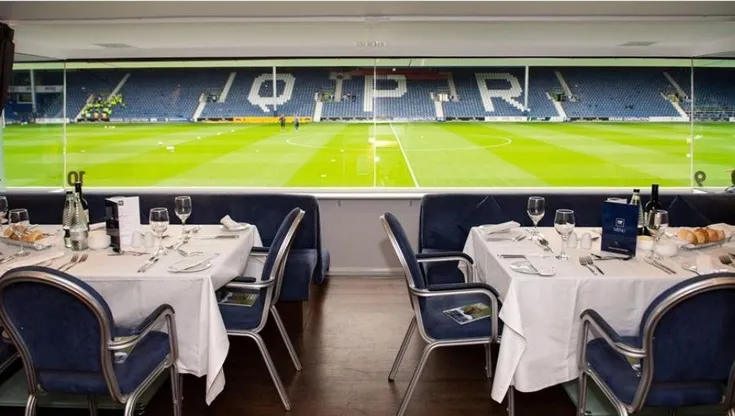 Phòng khách VIP tại Loftus Road, mang đến trải nghiệm bóng đá sang trọng