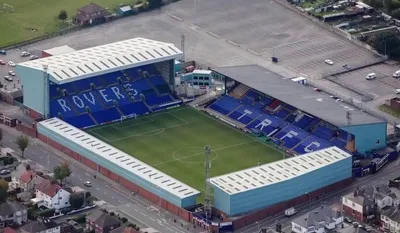 Sân Prenton Park nhìn từ trên cao, biểu tượng của bóng đá vùng Wirral