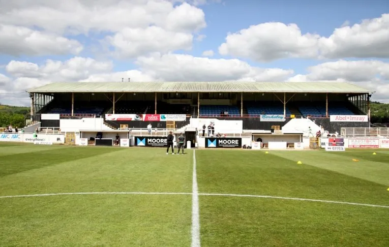 Sân Twerton Park, Bath - Khán đài Grandstand