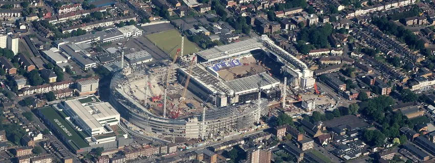 Sân vận động Tottenham Hotspur đang trong quá trình xây dựng, nhìn từ trên cao vào năm 2017