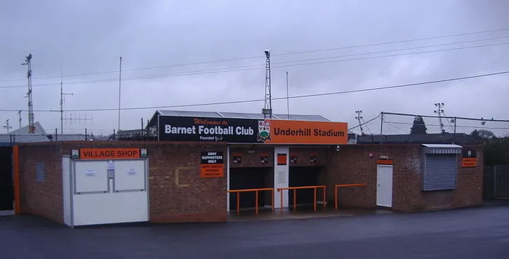 Sân vận động Underhill, mái nhà cũ huyền thoại của câu lạc bộ Barnet FC