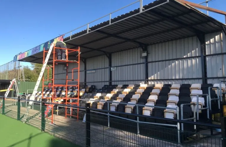 Sơ đồ bố trí chỗ ngồi và khán đài sân Dales Lane của Rushall Olympic