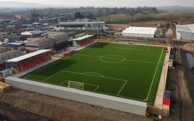 Toàn cảnh sân Meadow Park, mái nhà của Gloucester City
