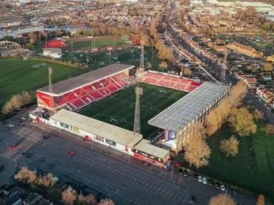 Toàn cảnh sân vận động County Ground nhìn từ trên cao, Swindon, Anh