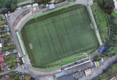 Toàn cảnh sân vận động Gander Green Lane của Sutton United nhìn từ trên cao