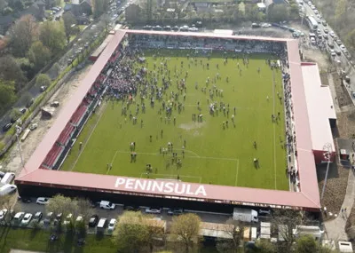 Toàn cảnh sân vận động Peninsula Stadium của Salford City FC
