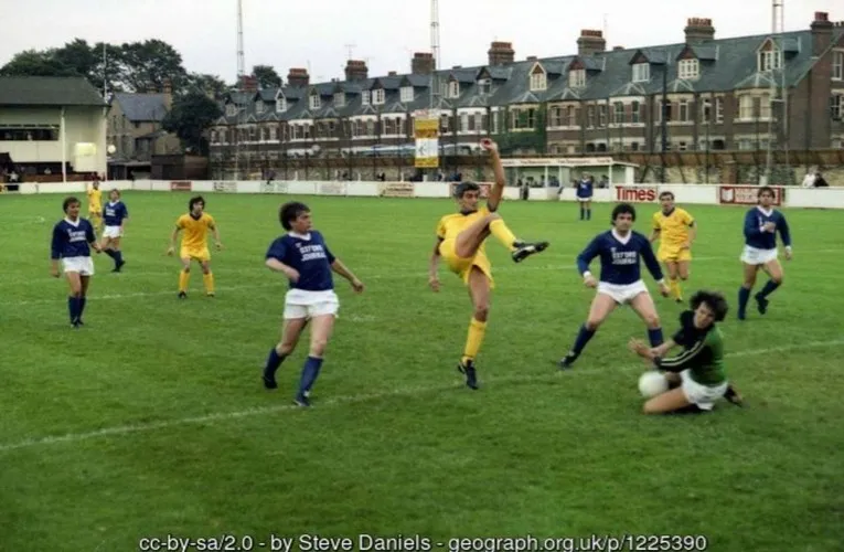 Trận đấu của Oxford City FC năm 1981 tại sân cũ Whitehouse Ground