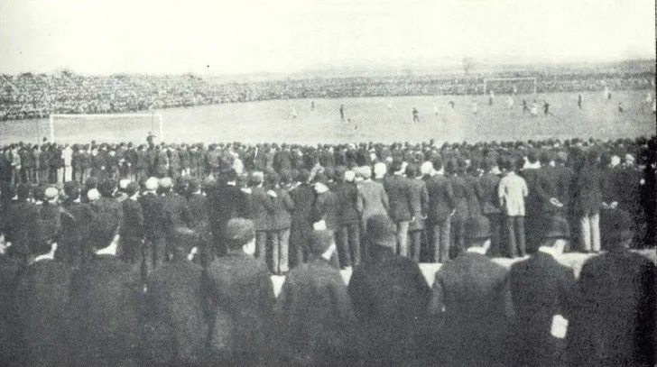 Trận đấu giữa Everton và Wolves năm 1913 tại Goodison Park