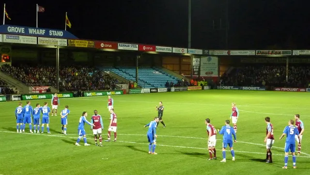 Trận đấu giữa Scunthorpe United và Middlesbrough trên sân Glanford Park